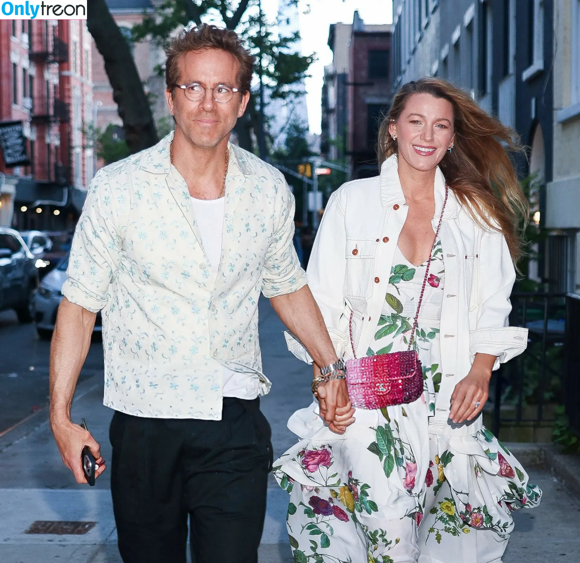 Blake Lively голая photo #1434 (blakelively)