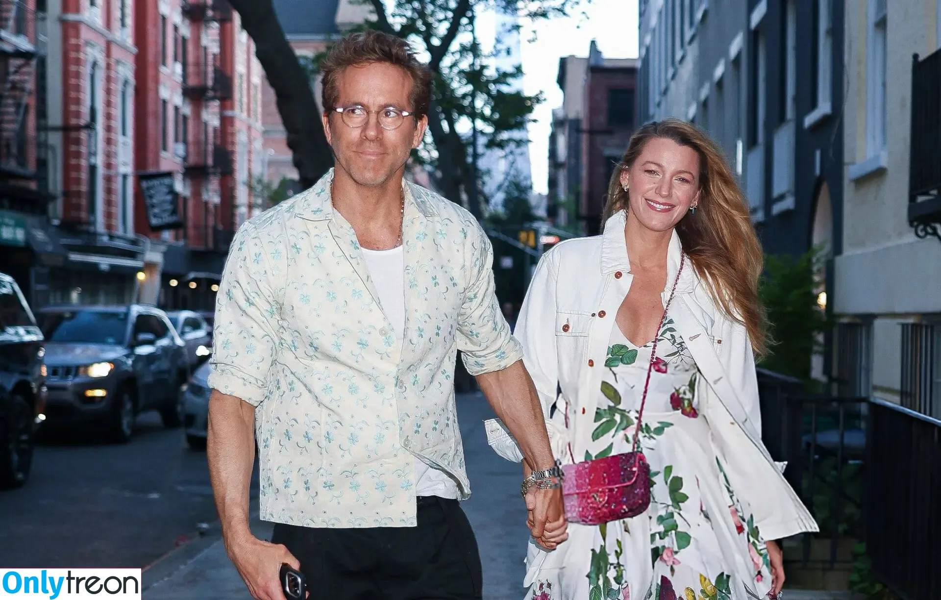 Blake Lively голая photo #1439 (blakelively)