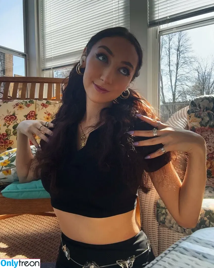 Blangelaaa nude photo #0024 (Blangelaaa)