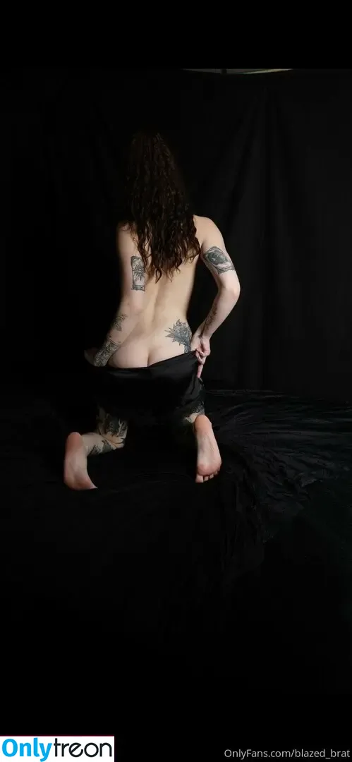 blazed_brat nude photo #0014 (blazedbratx)