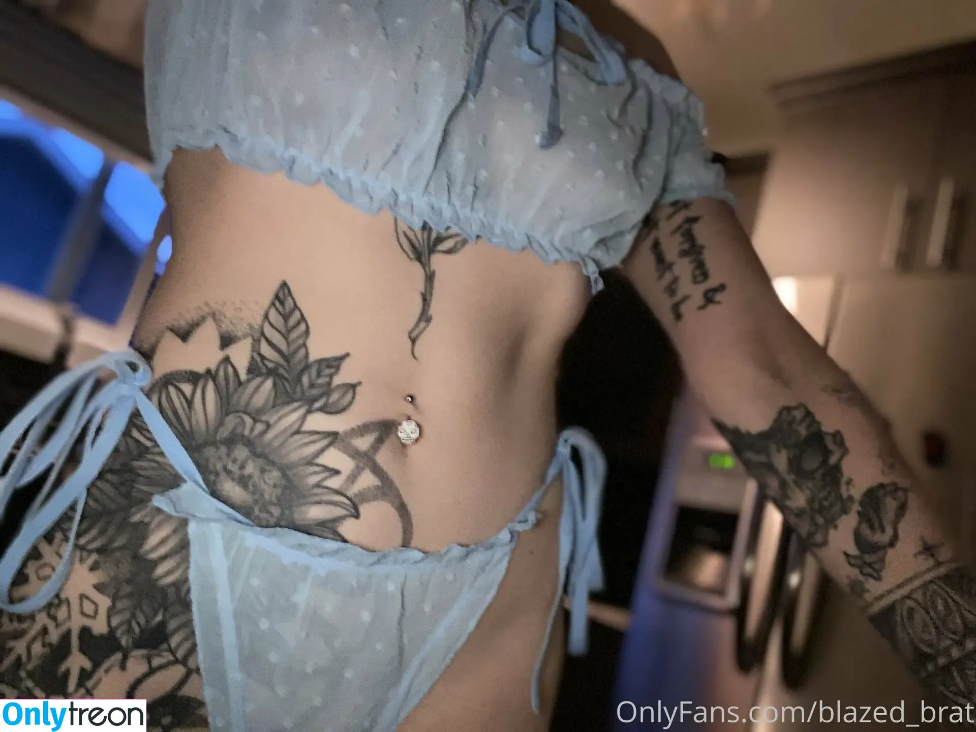 blazed_brat nude photo #0056 (blazedbratx)