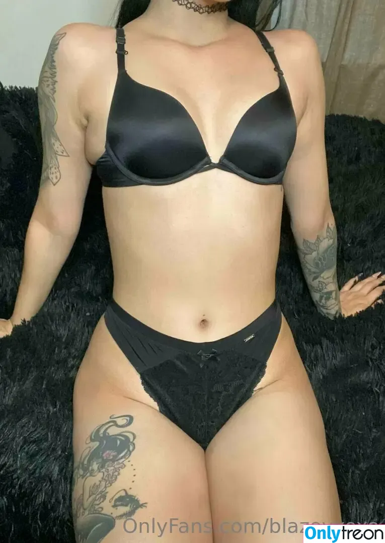 blazeyxoxo nude photo #0003 (blazeyxoxo)