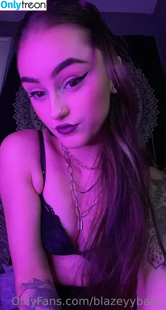 blazeyxoxo голая photo #0025 (blazeyxoxo)