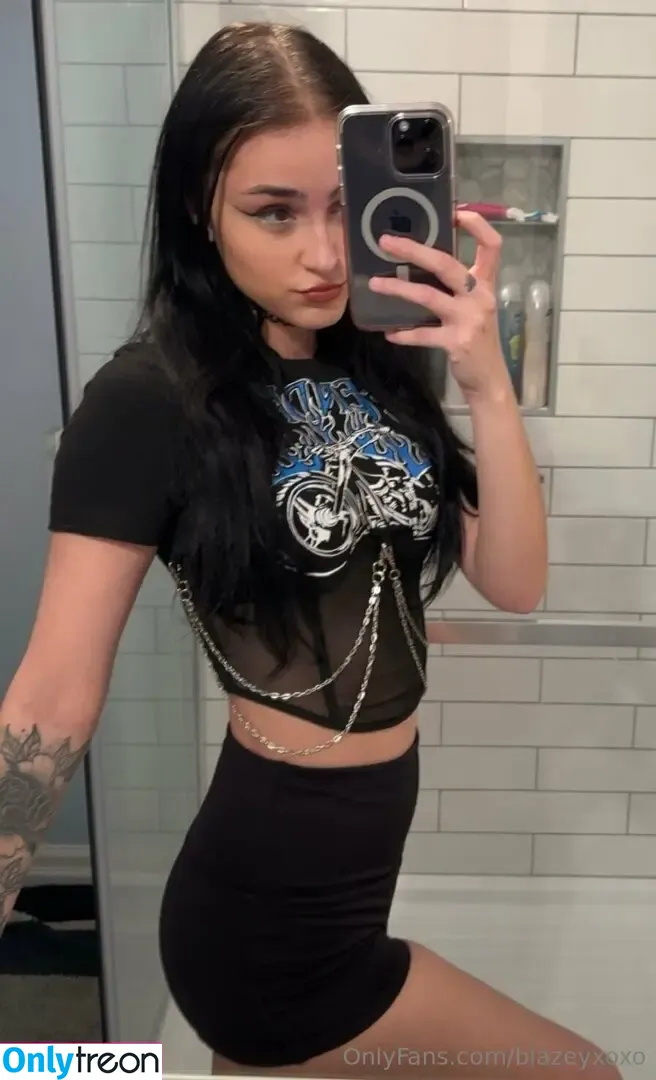 blazeyxoxo nude photo #0057 (blazeyxoxo)