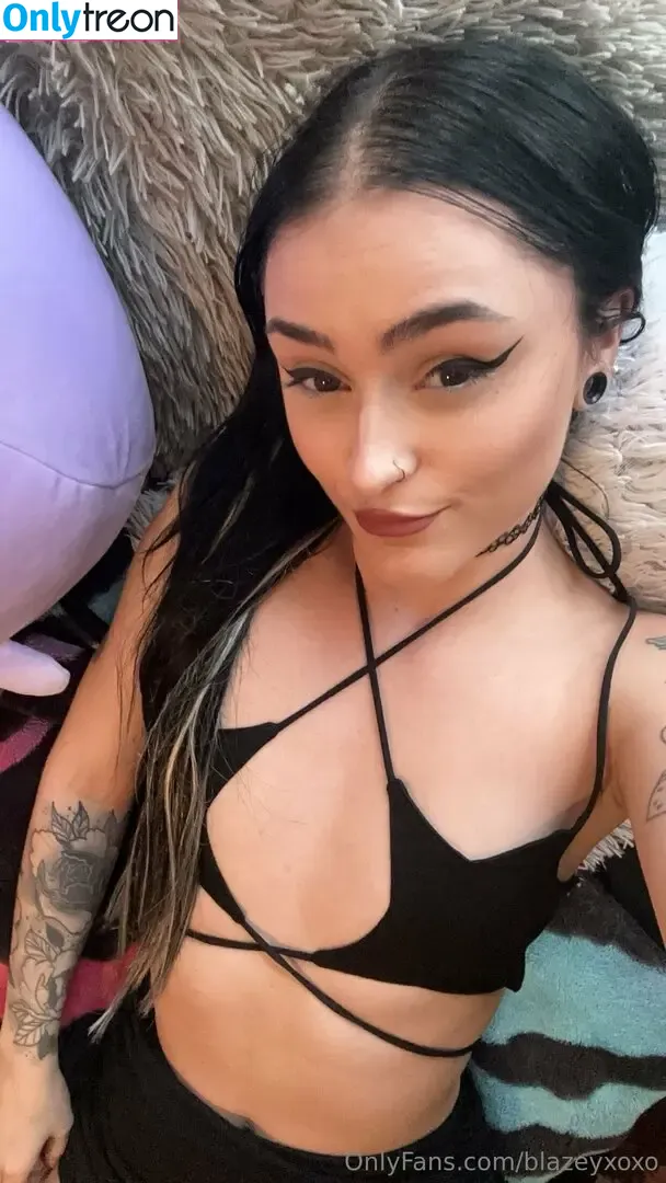 blazeyxoxo nude photo #0062 (blazeyxoxo)