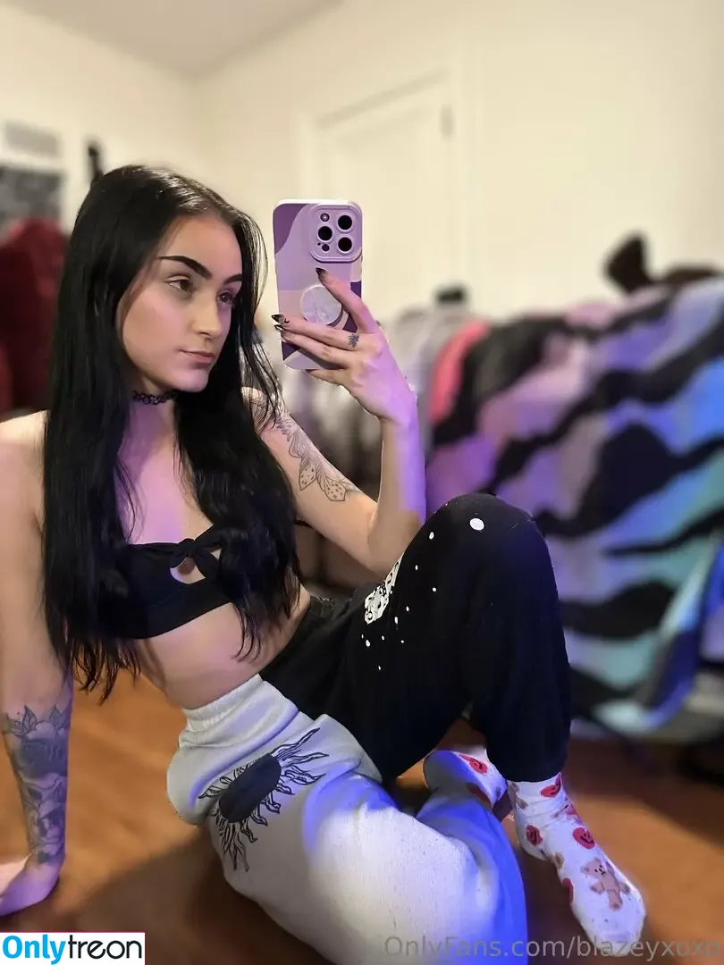 blazeyxoxo nude photo #0065 (blazeyxoxo)
