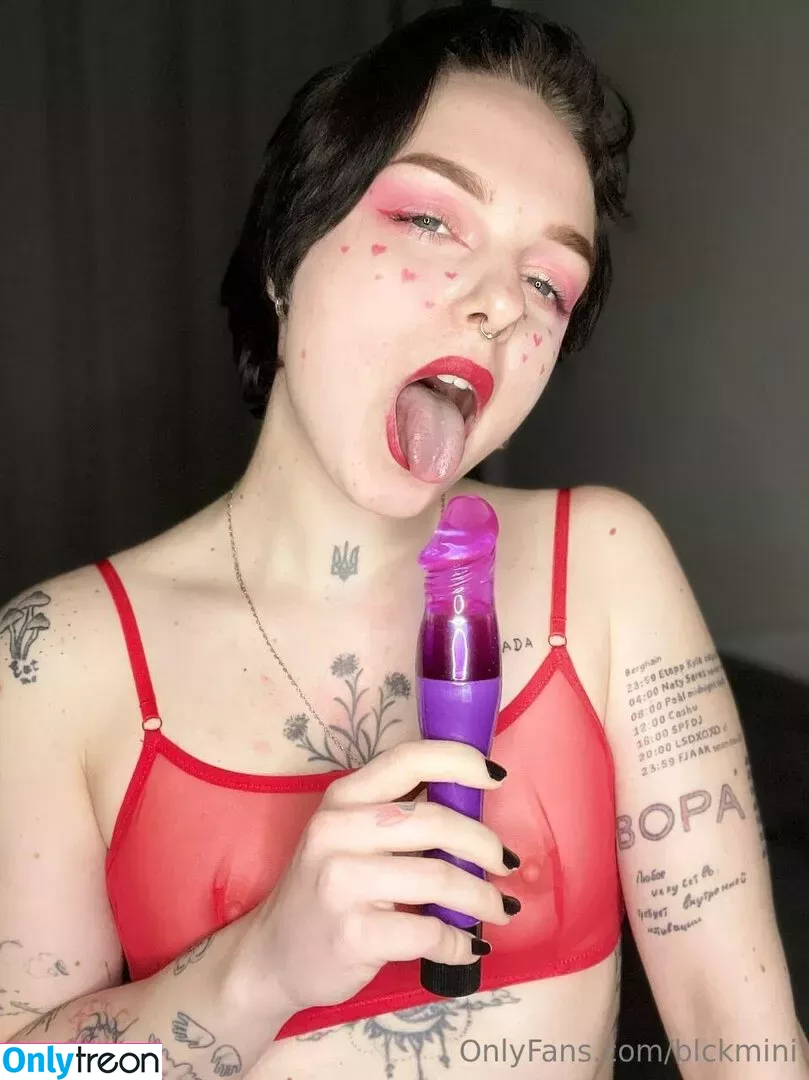 blckmini nude photo #0196 (blaack.mini)