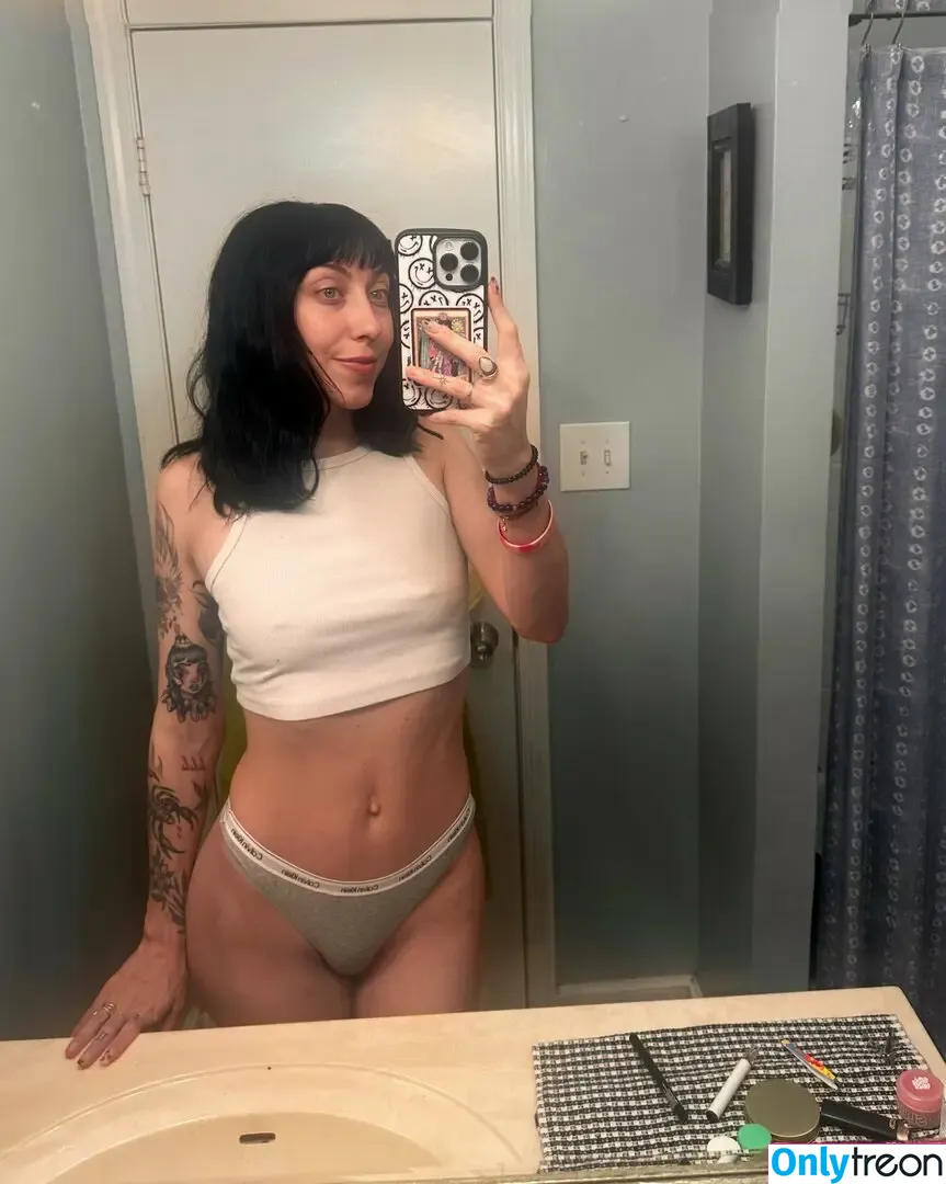 bledenz nude photo #0035 (MissGrumpyPants)