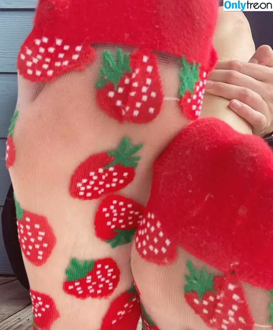 blissfulellie nude photo #1104 (blissfulellie)