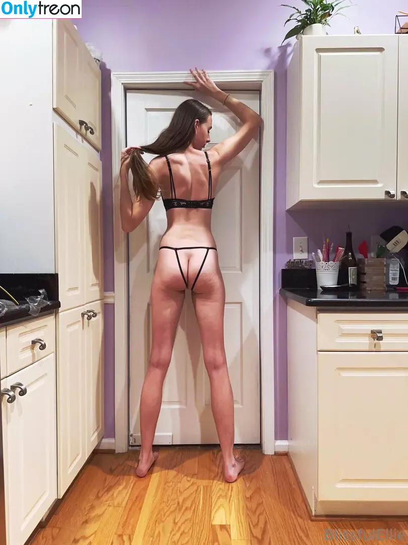 blissfulellie голая photo #1290 (blissfulellie)