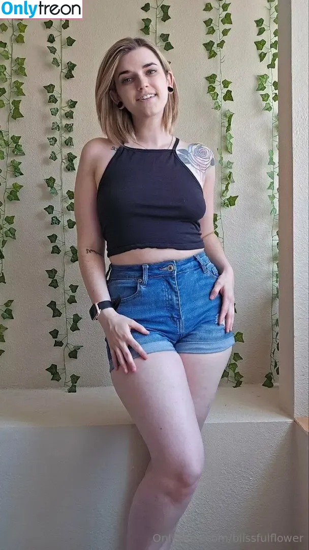 blissfulflower nude photo #0212 (blisssfulflower)
