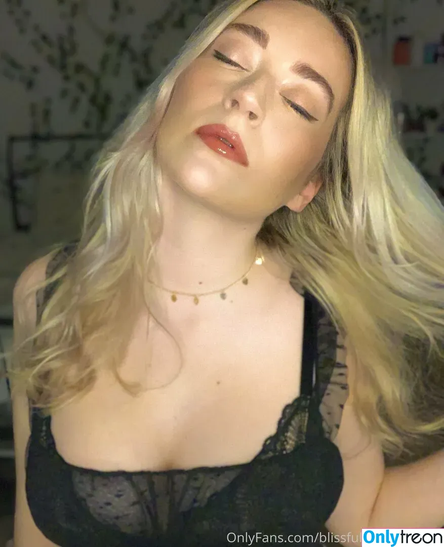 blissfulwhisperasmr nude photo #0016 (blissfulasmryt)