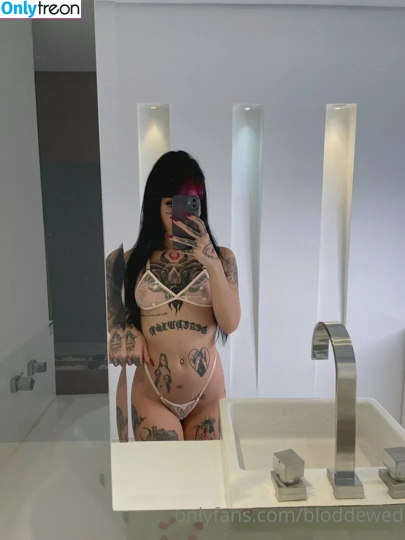 Bloddewed nude photo #0180 (Discussão / waifublod)