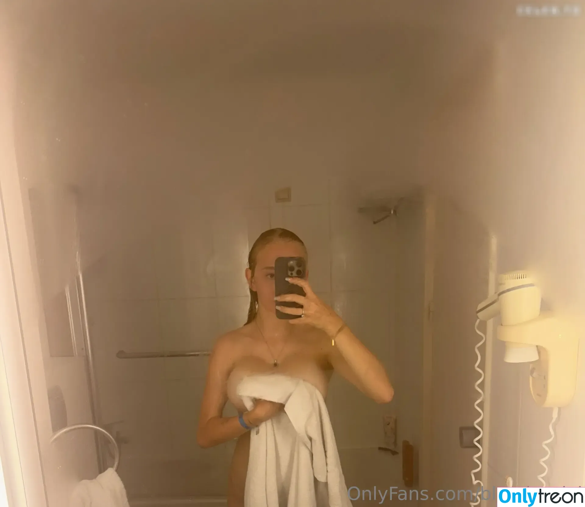 blonde_vivi голая photo #0371 (blonde_vivi)