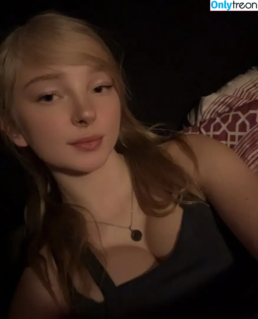 blonde_vivi nude photo #0404 (blonde_vivi)