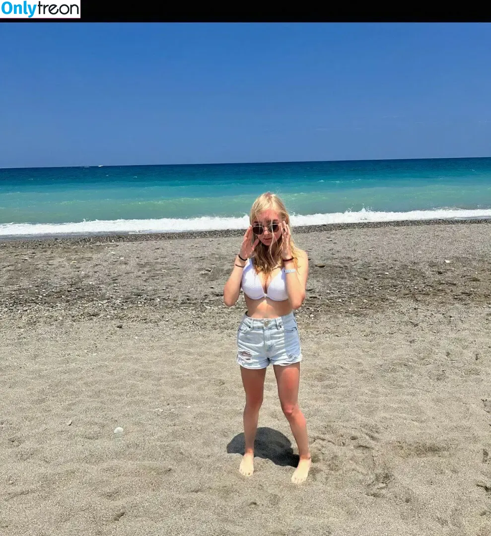 blonde_vivi nude photo #0434 (blonde_vivi)