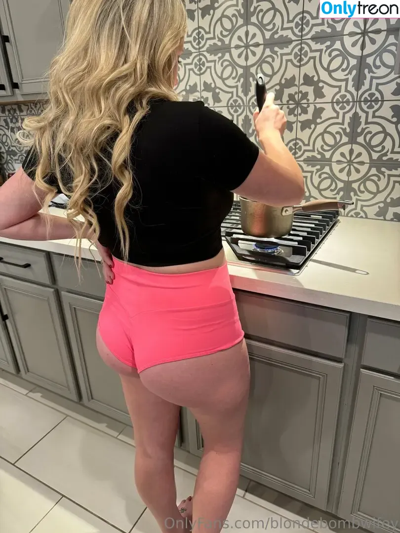 blondebombwifey nude photo #0033 (blondebombwifey)