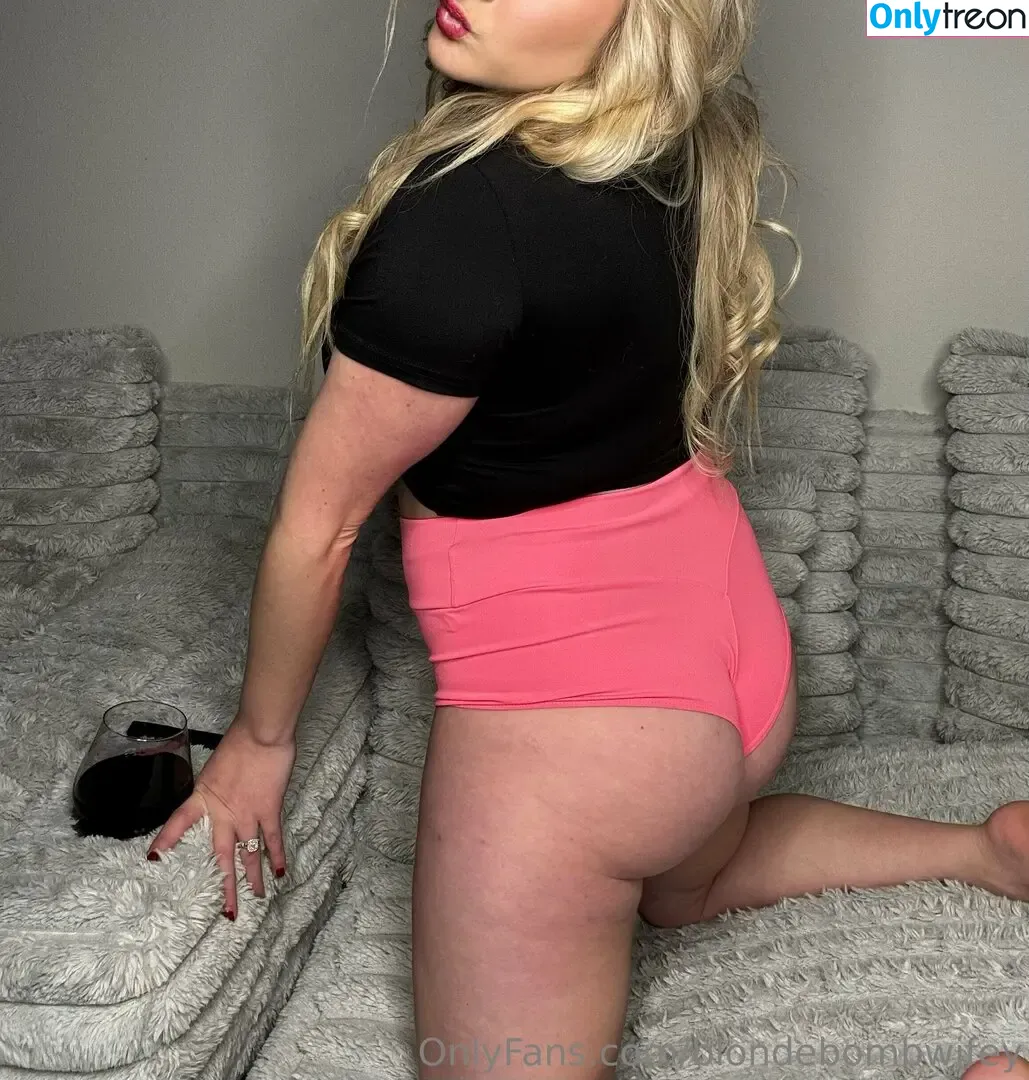 blondebombwifey nude photo #0034 (blondebombwifey)