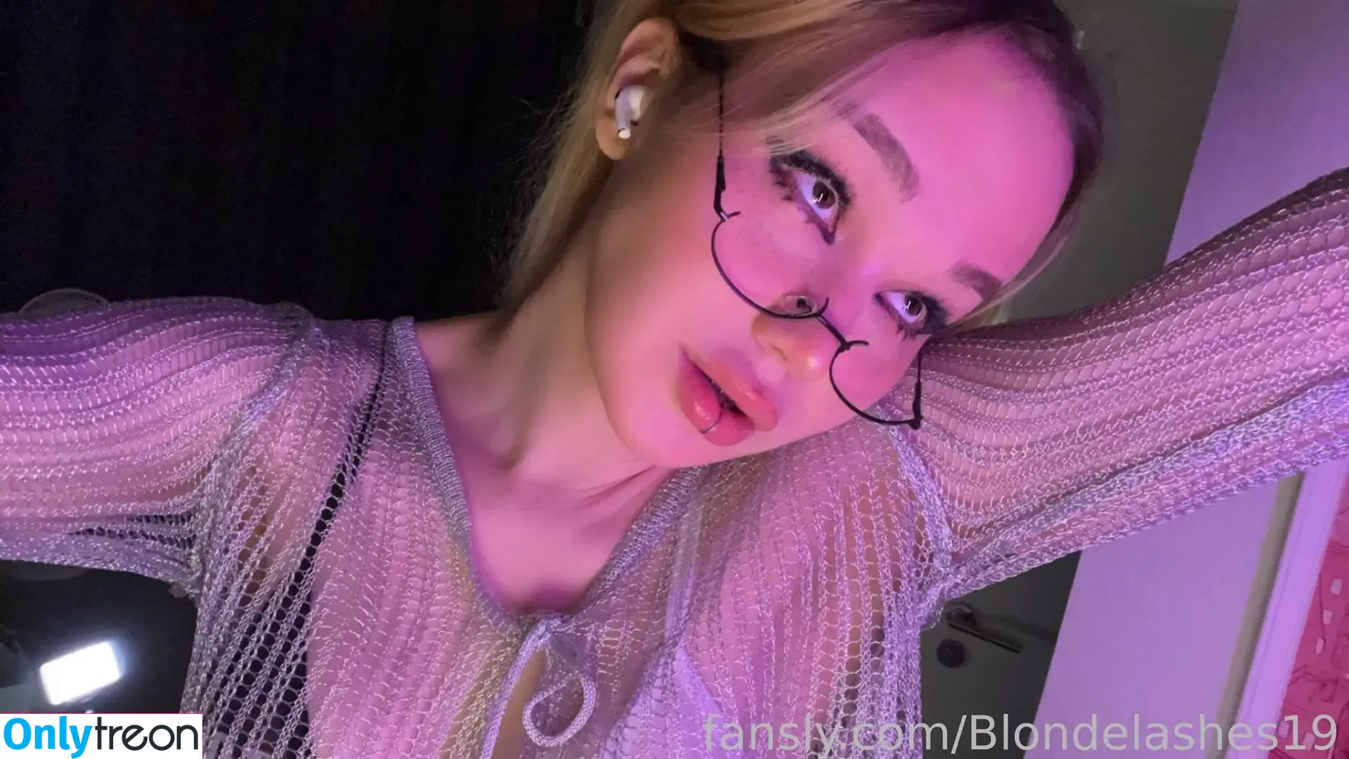 Blondelashes19 nude photo #0652 (oralstrawberry)