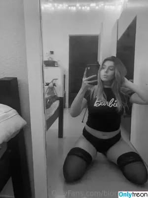 blondieasmr / _blondieasmr_ nude photo #0222
