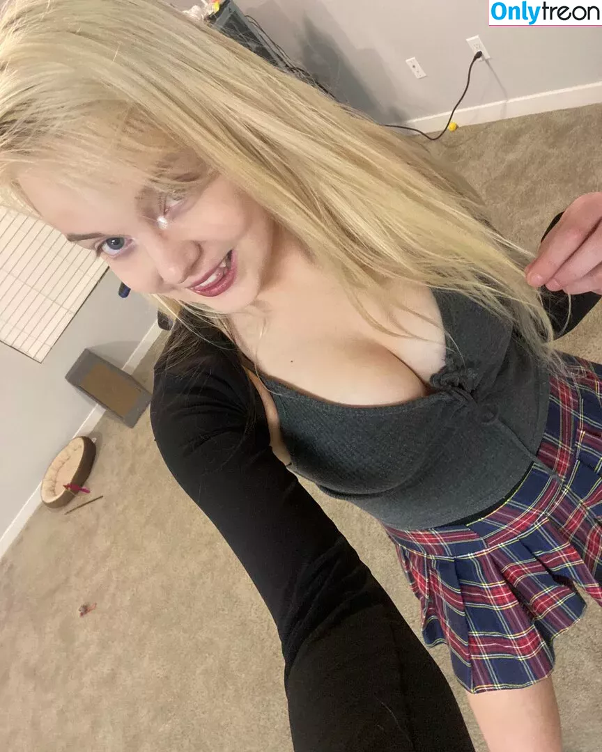 Blondiewondie nude photo #0060 (Blondiewondie1)