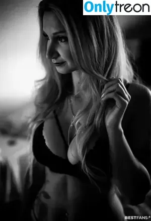 Blondiiegiirl / missblondieque nude photo #0024
