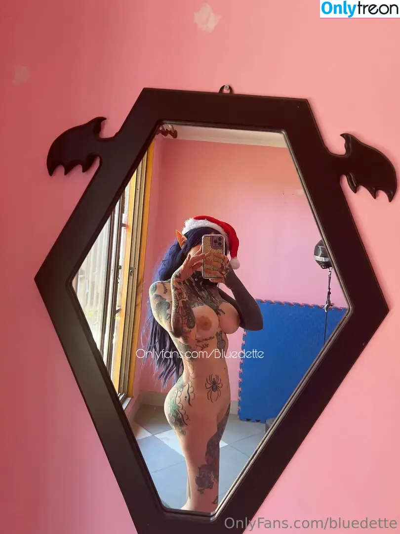 Bluedette nude photo #0031 (Bluedette)