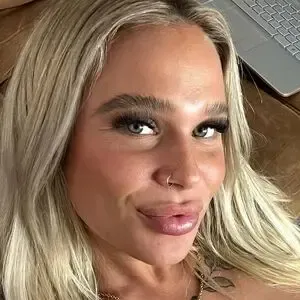 blueeyedbbyxx / bethanyhello18 / itsgeorganne_xo / xoxo_itsg nude photo #0057