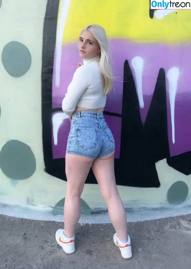 Blueeyeez0 nude photo #0005 (blueeyezz0)