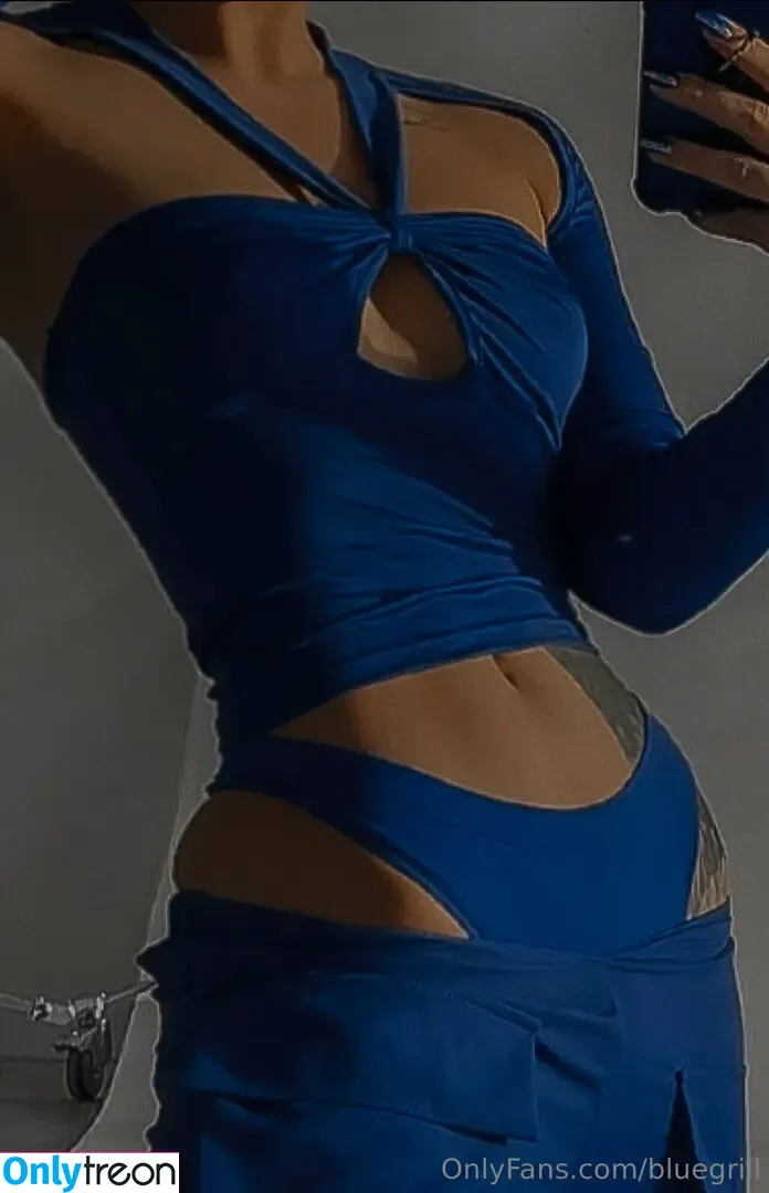 bluegrill nude photo #0001 (bluegrill_yasisland)