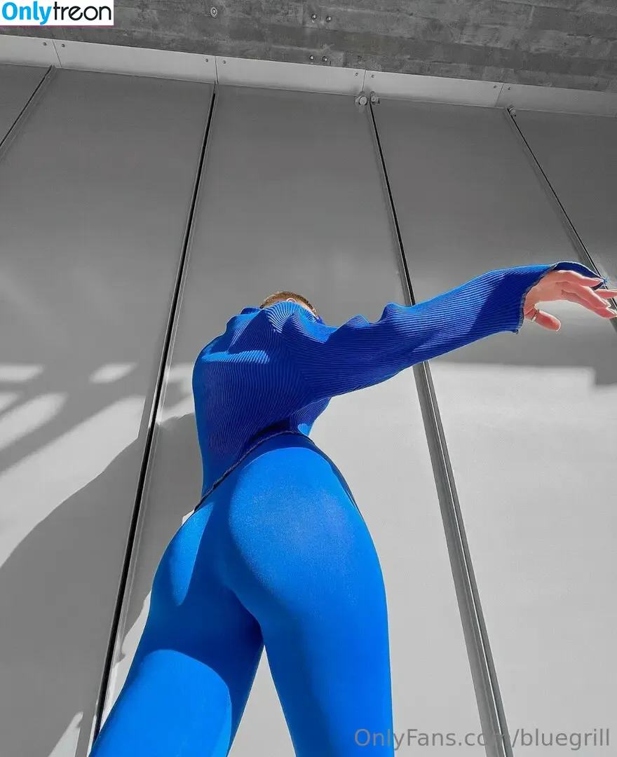 bluegrill nude photo #0005 (bluegrill_yasisland)