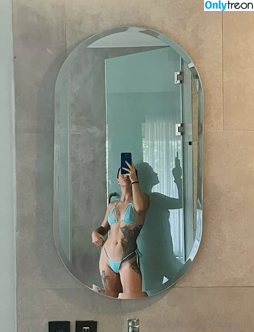 bluegrill nude photo #0008 (bluegrill_yasisland)