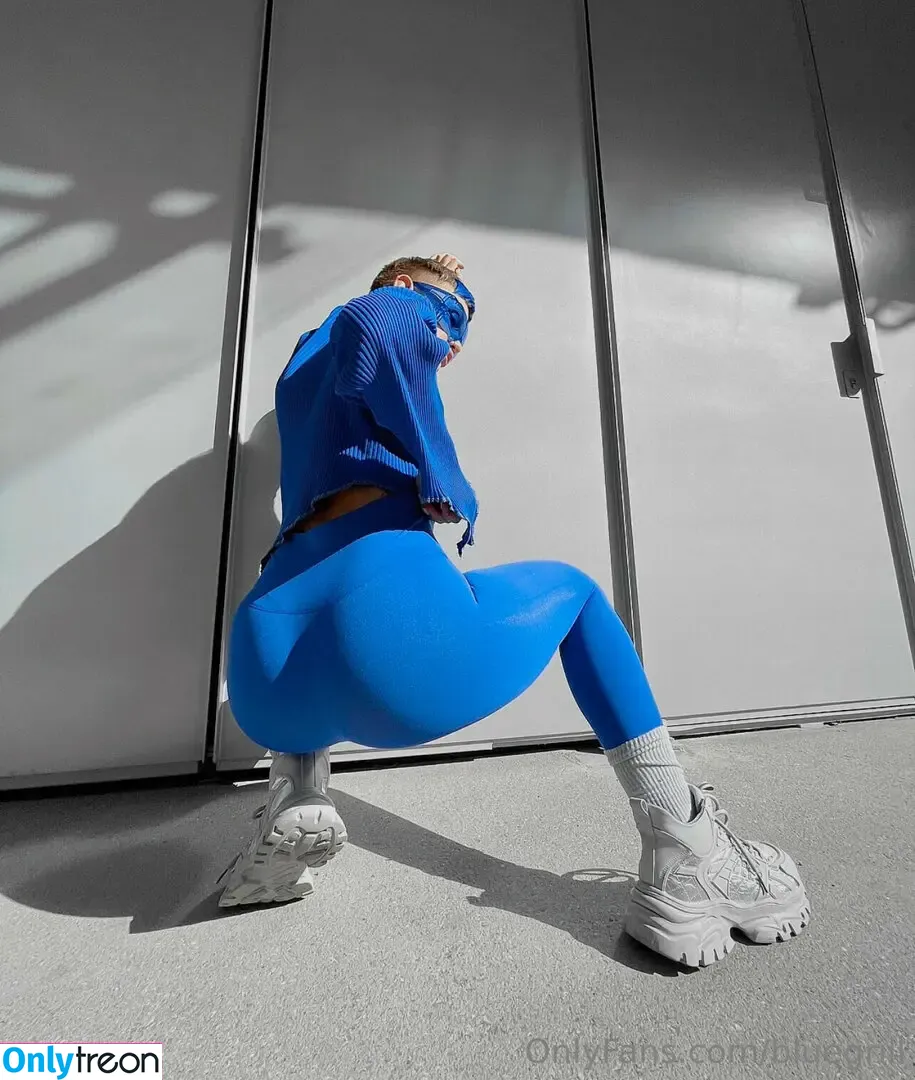 bluegrill nude photo #0009 (bluegrill_yasisland)