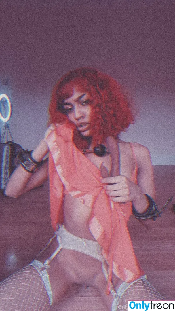 bluelah3 nude photo #0003 (bluelahs)
