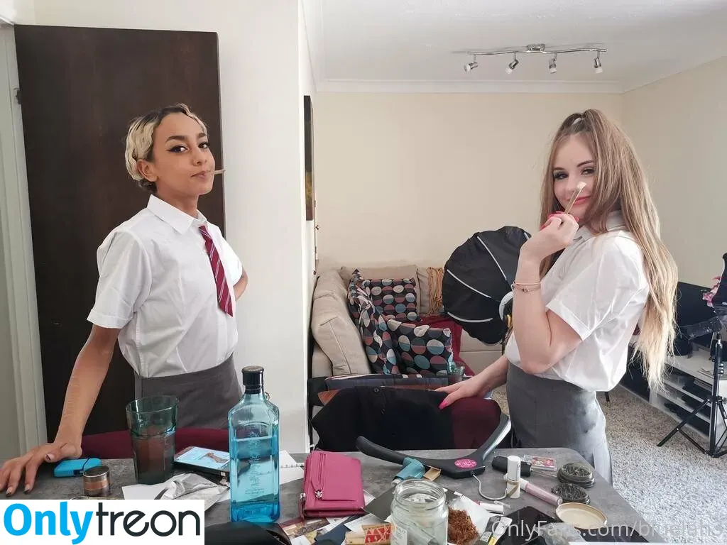 bluelah3 голая photo #0457 (bluelahs)
