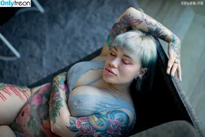 Bluenicorn / blaueseinhorn nude photo #0002