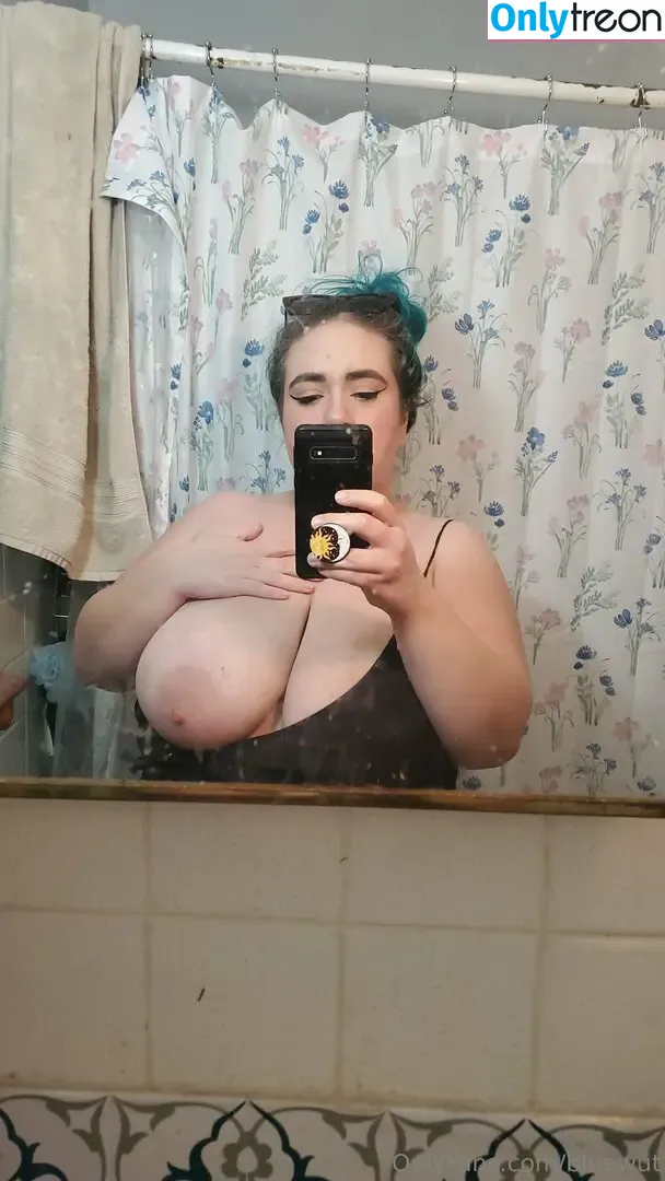 bluewut nude photo #0089 (bluethulu)