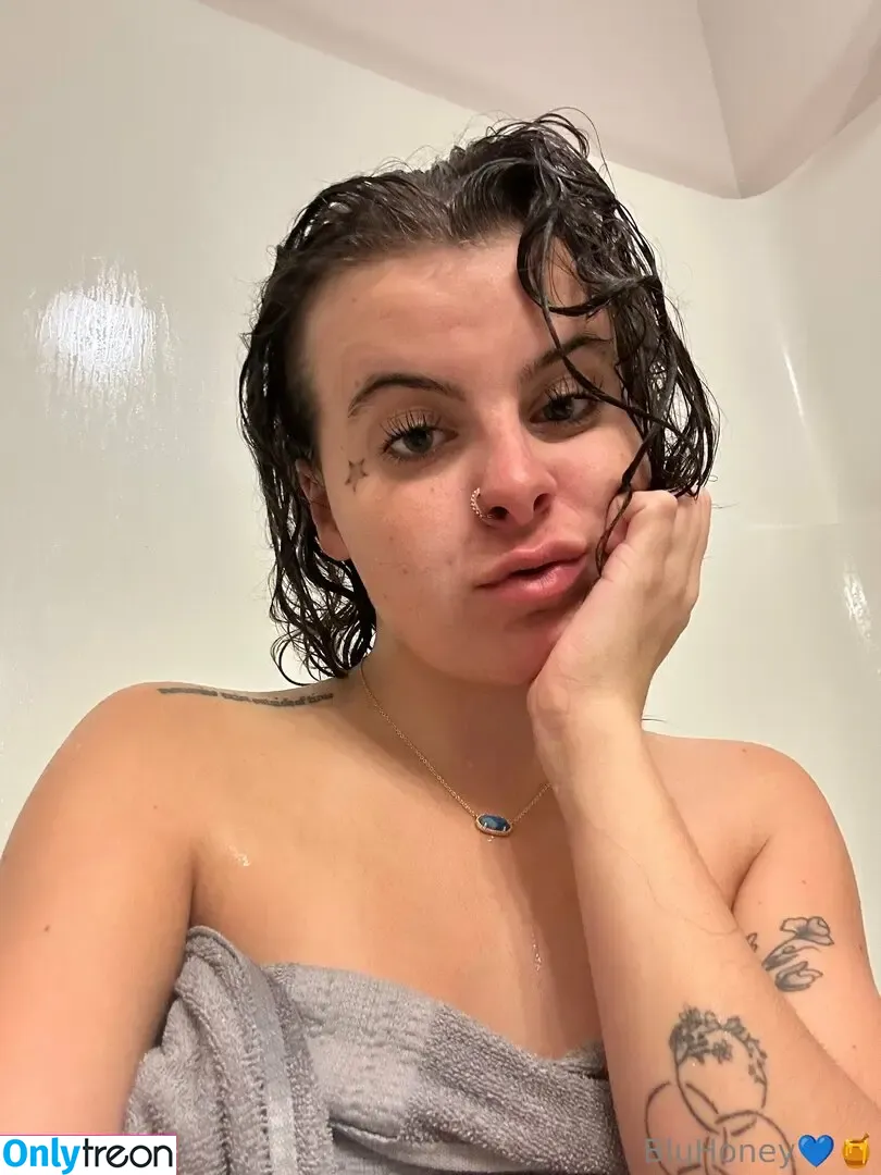 blufire999 nude photo #0059 (bluuu_fireee)