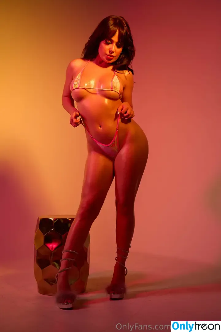 bluntbarbie nude photo #0175 (_prettypothead_ / itsleostar)