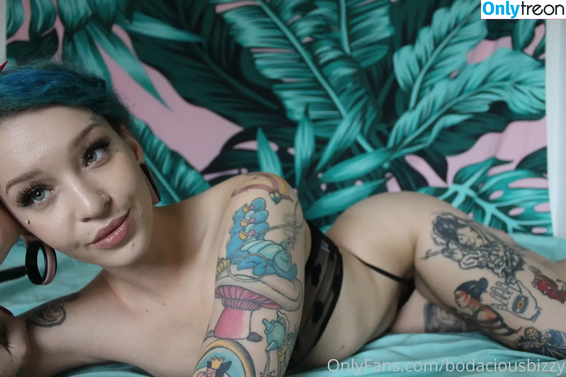 bodaciousbizzy голая photo #0466 (bodaciousbizzy)