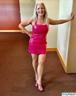 Bombshell Nurse / bombshellnurseofficial / hellie165 nude photo #0004