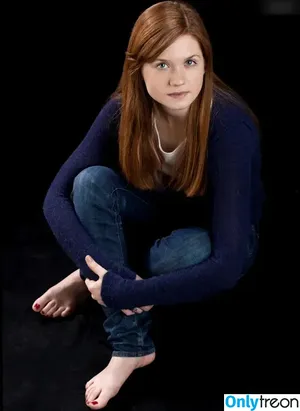 Bonnie Wright / thisisbwright nude photo #0049