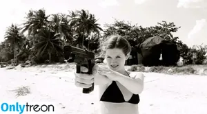Bonnie Wright / thisisbwright фото голая #0102
