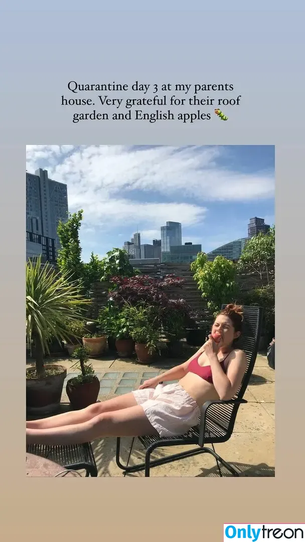 Bonnie Wright nude photo #0085 (thisisbwright)