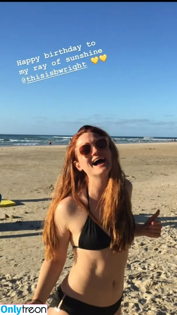 Bonnie Wright голая photo #0097 (thisisbwright)