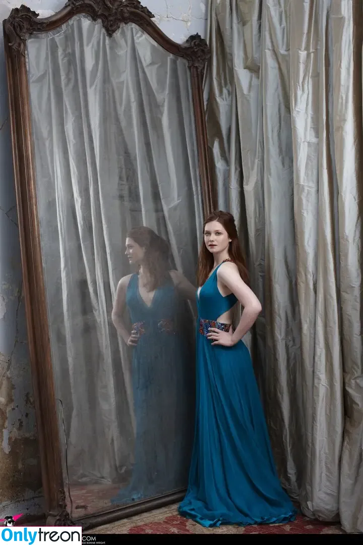 Bonnie Wright nude photo #0099 (thisisbwright)