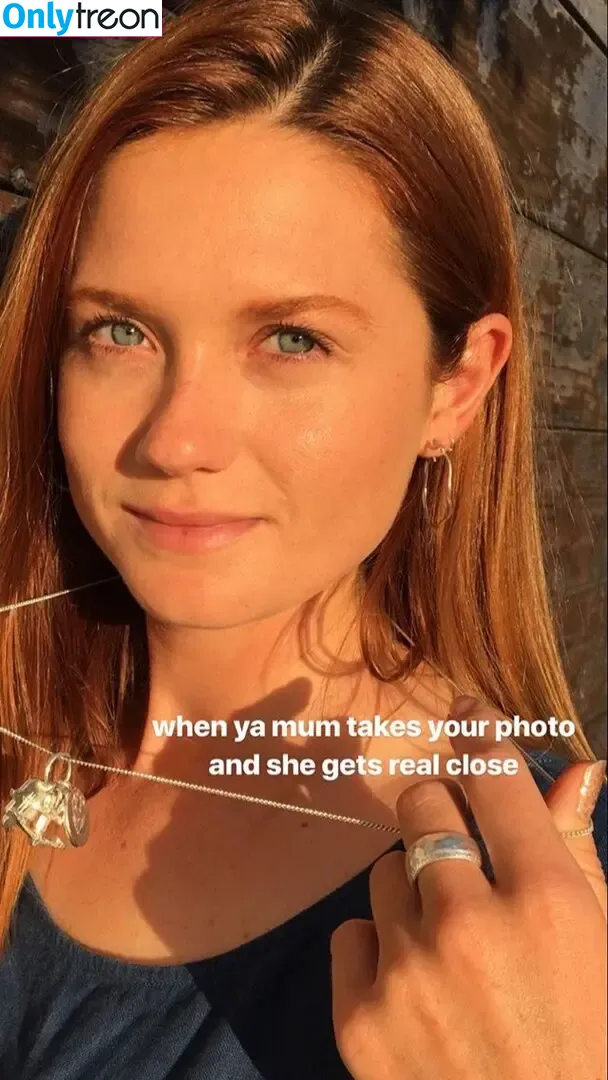 Bonnie Wright голая photo #0100 (thisisbwright)