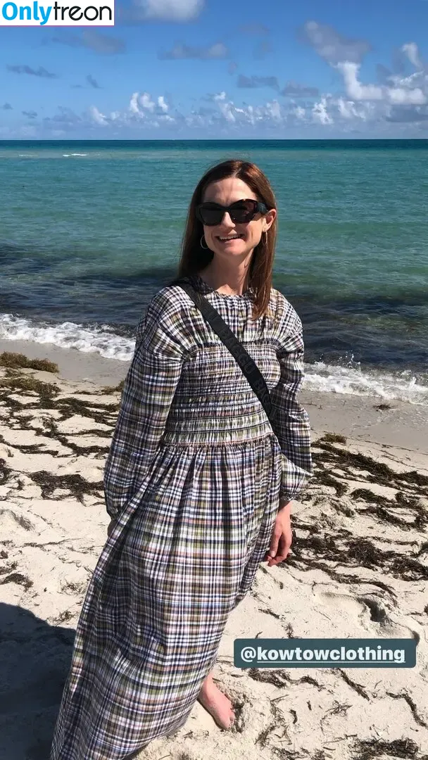 Bonnie Wright голая photo #0116 (thisisbwright)