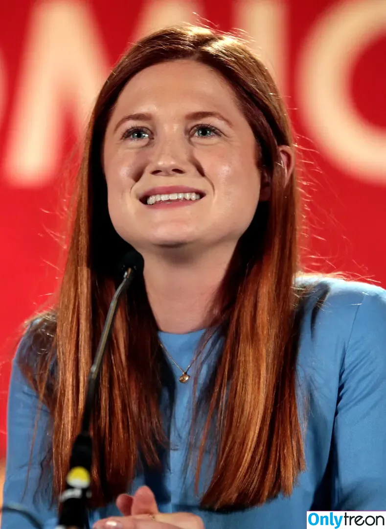 Bonnie Wright голая photo #0120 (thisisbwright)