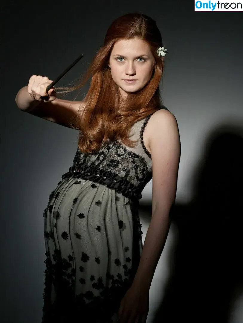 Bonnie Wright голая photo #0126 (thisisbwright)